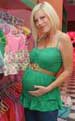 breastfeeding actresses - Tori Spelling